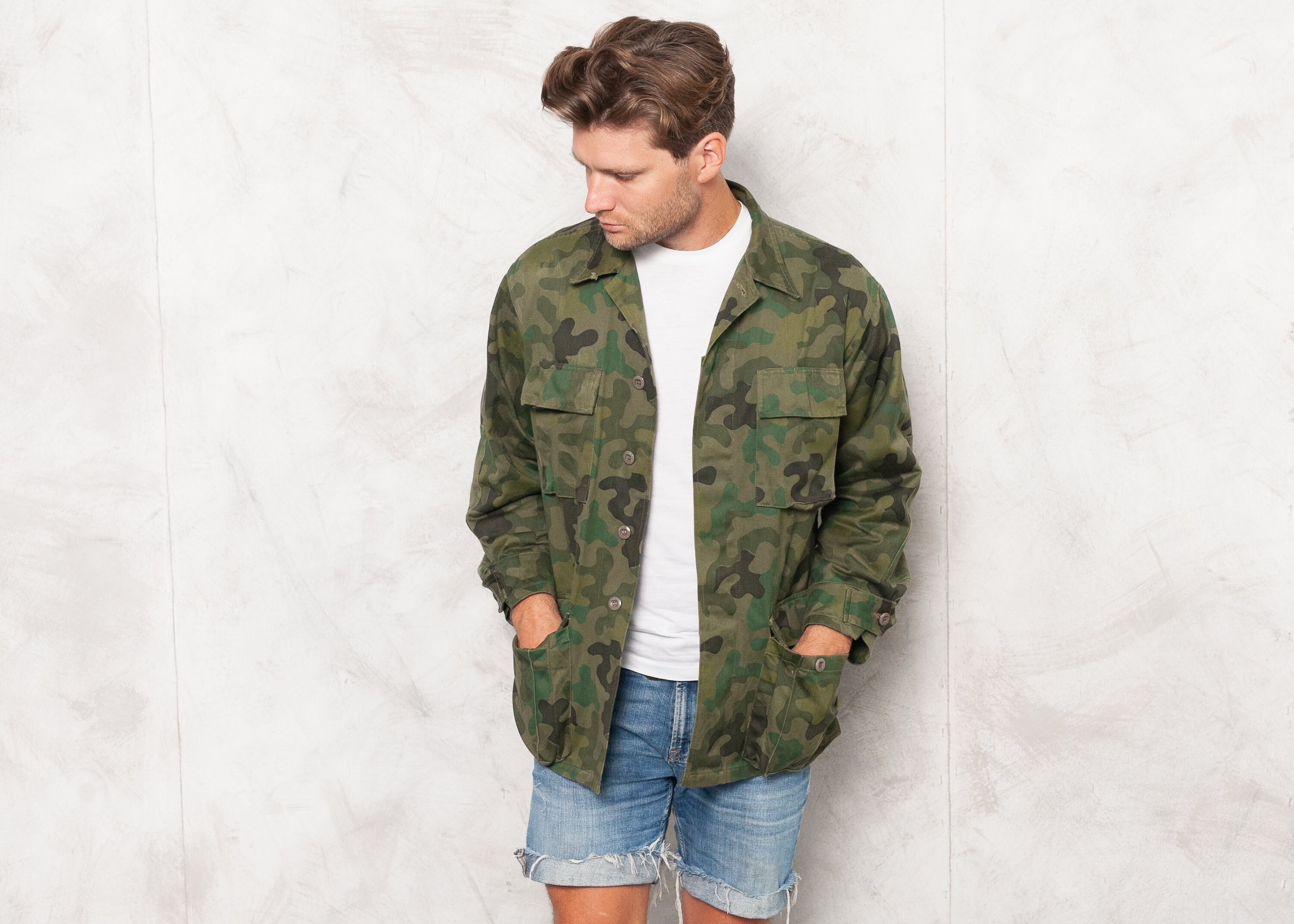Vintage Camouflage Army Jacket . Men 70s Combat Jacket Army Surplus Field Jacket Camo Clothing Hunting Jacket . size Small S Vintage Camouflage Army Jacket . Men 70s Combat Jacket Army Surplus Field Jacket Camo Clothing Hunting Jacket . size Small S