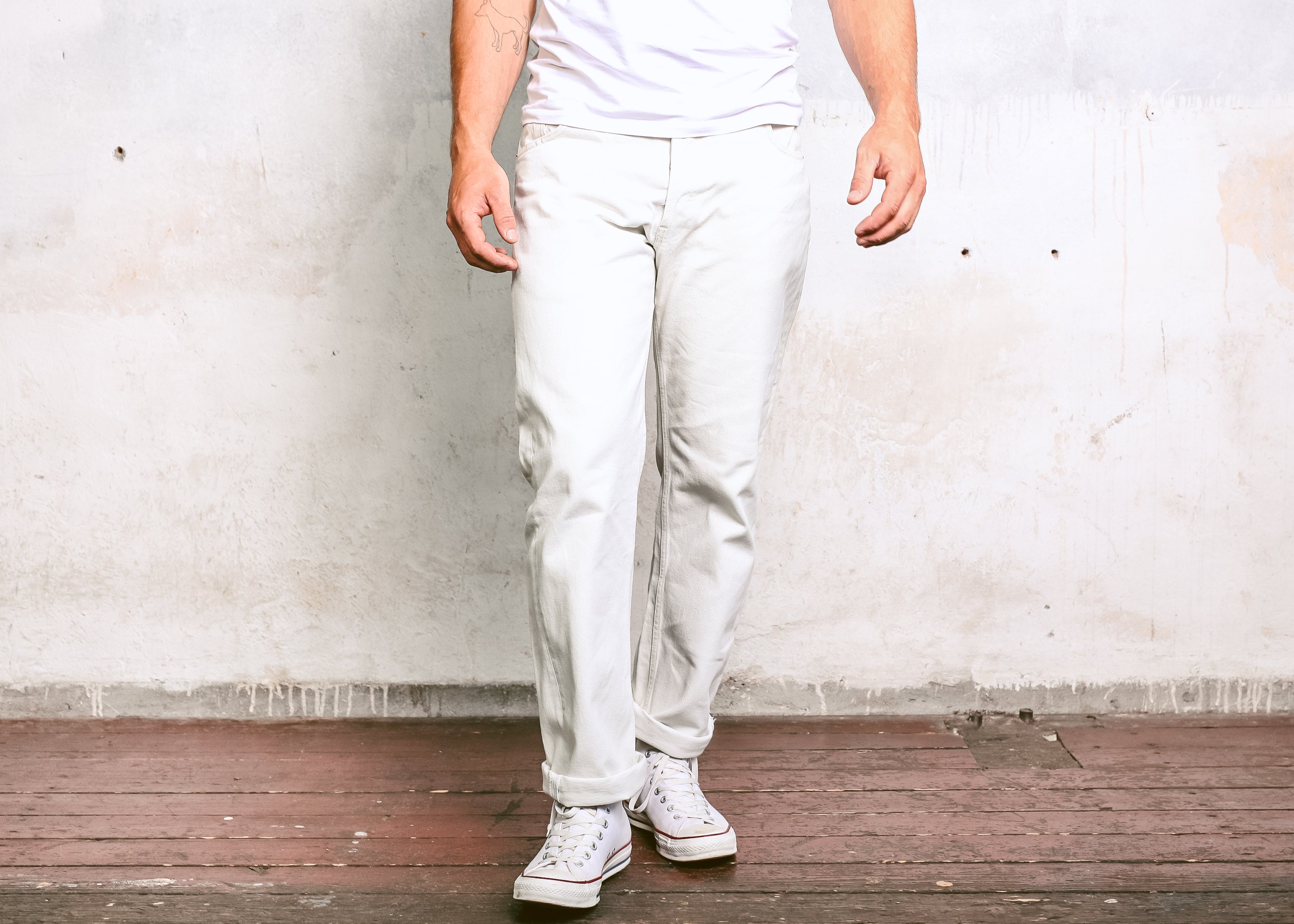 white levi boyfriend jeans