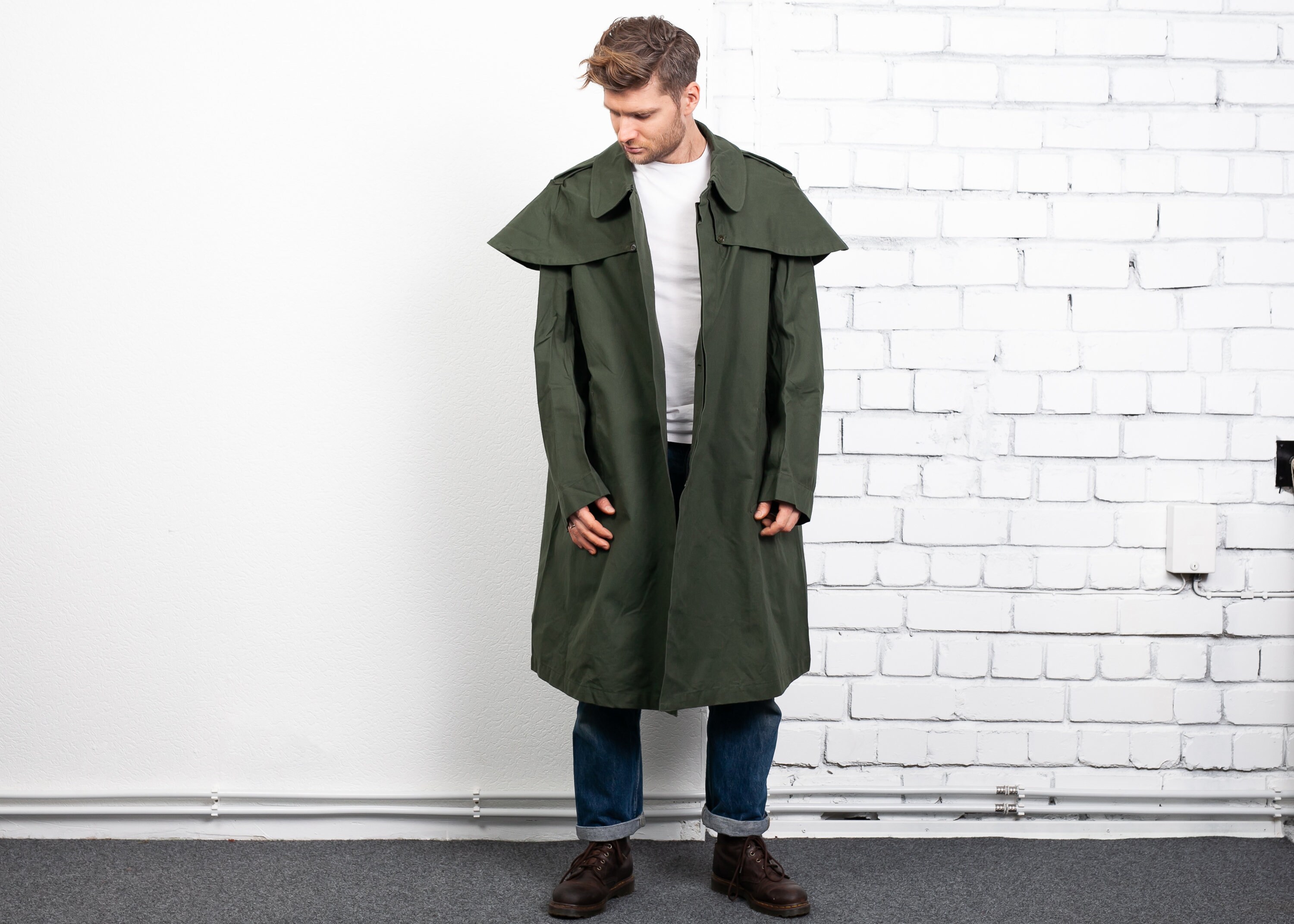 Army Surplus Rain Coat . Vintage Men Duster Coat Military Coat Green  Soldier Coat Rain Cape Shoulder Cape Coat . size Extra Large XL