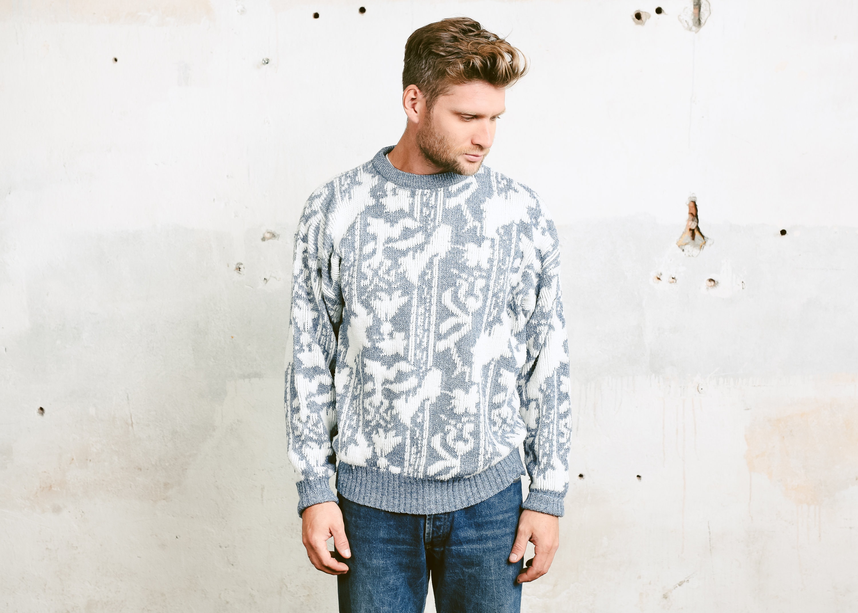 Men Patterned Sweater . Vintage Soft Textured Sweater Lightweight Patterned Pullover 1980s