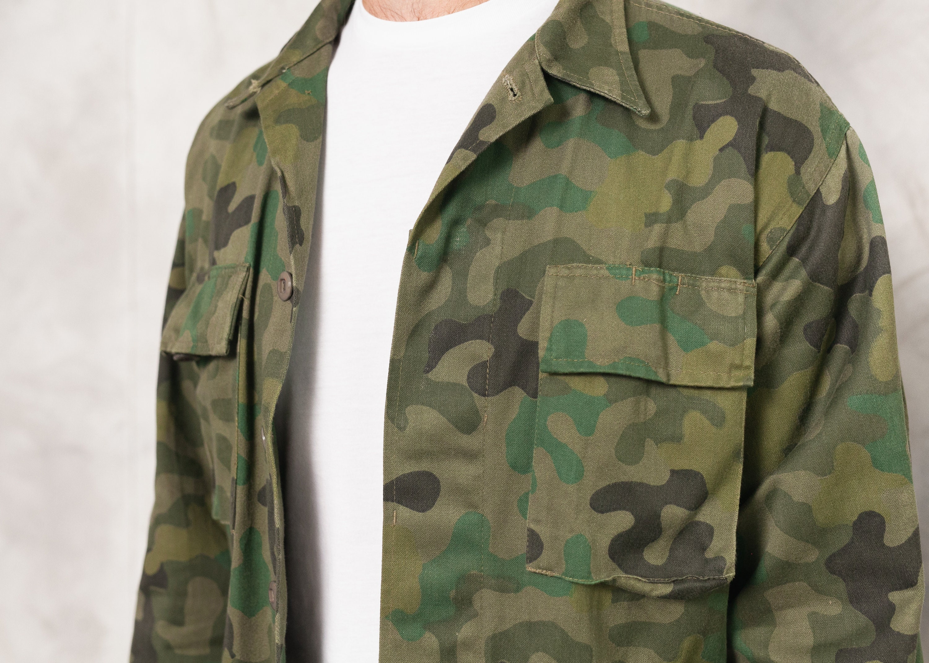 Vintage Camouflage Army Jacket . Men 70s Combat Jacket Army Surplus Field Jacket Camo Clothing