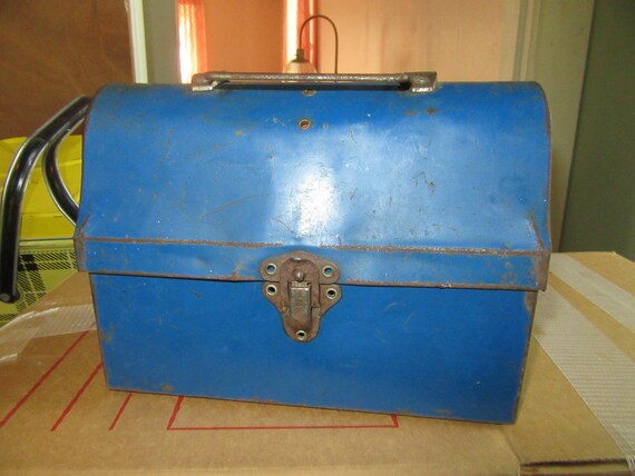 VINTAGE 40S   SMALL thermos lunchbox   w thermos - image 1