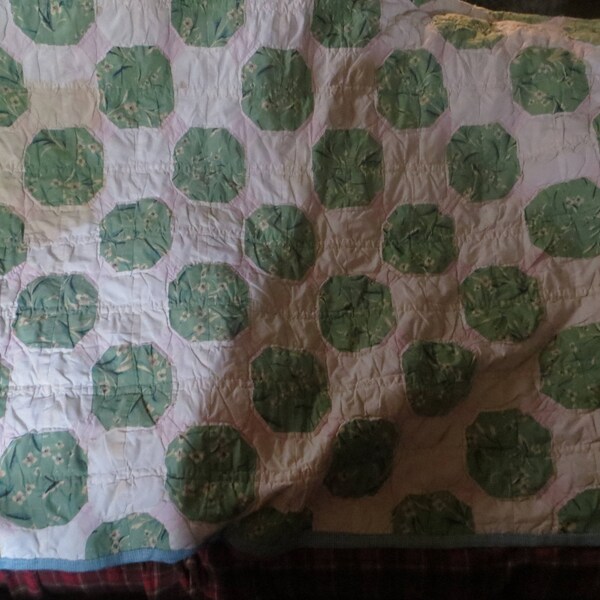 vintage cotton   antique handmade quilt/  bedding   66 x 48