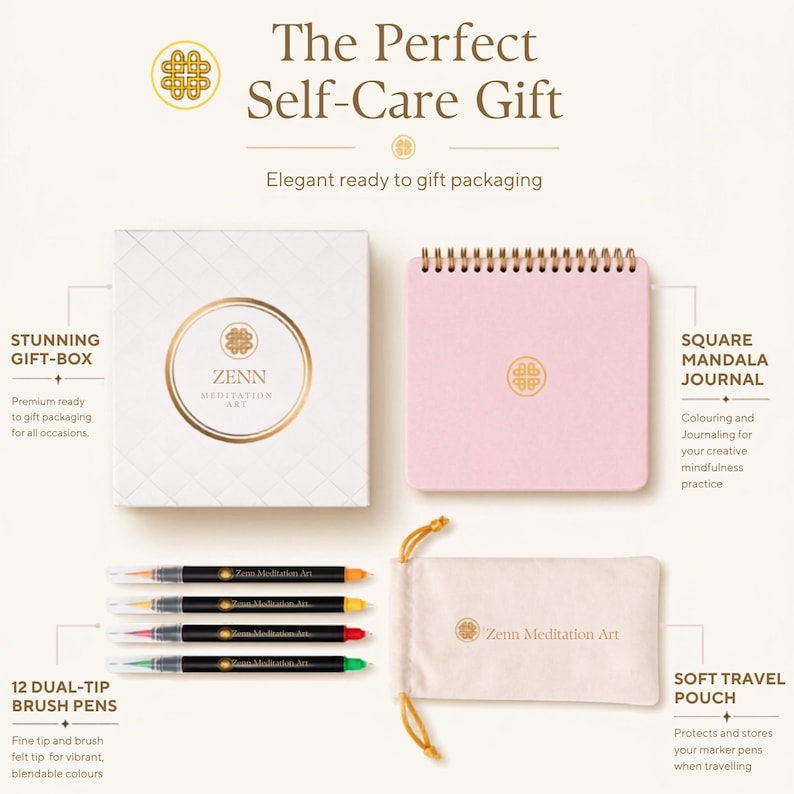 Puede incluir: Un set de Zenn Meditation Art que incluye una caja de regalo blanca con logo dorado, un diario cuadrado de espiral rosa, cuatro rotuladores negros de doble punta con tapas de colores y una bolsa de viaje beige con el logo de Zenn Meditation Art.