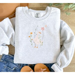 Felpa con stampa floreale Goose Wildflower, girocollo Bird Nature, regalo per gli amanti degli animali selvatici, pullover con stampa floreale, avventura all&#39;aria aperta, maglione d&#39;oca