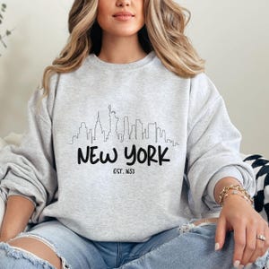 Bluza damska New York Skyline Statua Wolności, NYC Est 1653, Przytulny okrągły dekolt, Pulower z motywem miejskim, Miejski top modowy, Podróż