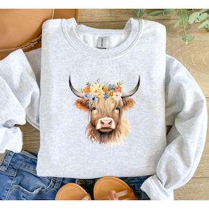 Highland Cow Floral Sweatshirt, Women&#39;s Crewneck, Cow Lover Gift, Scottish cow Pullover, Flower Print Sweater