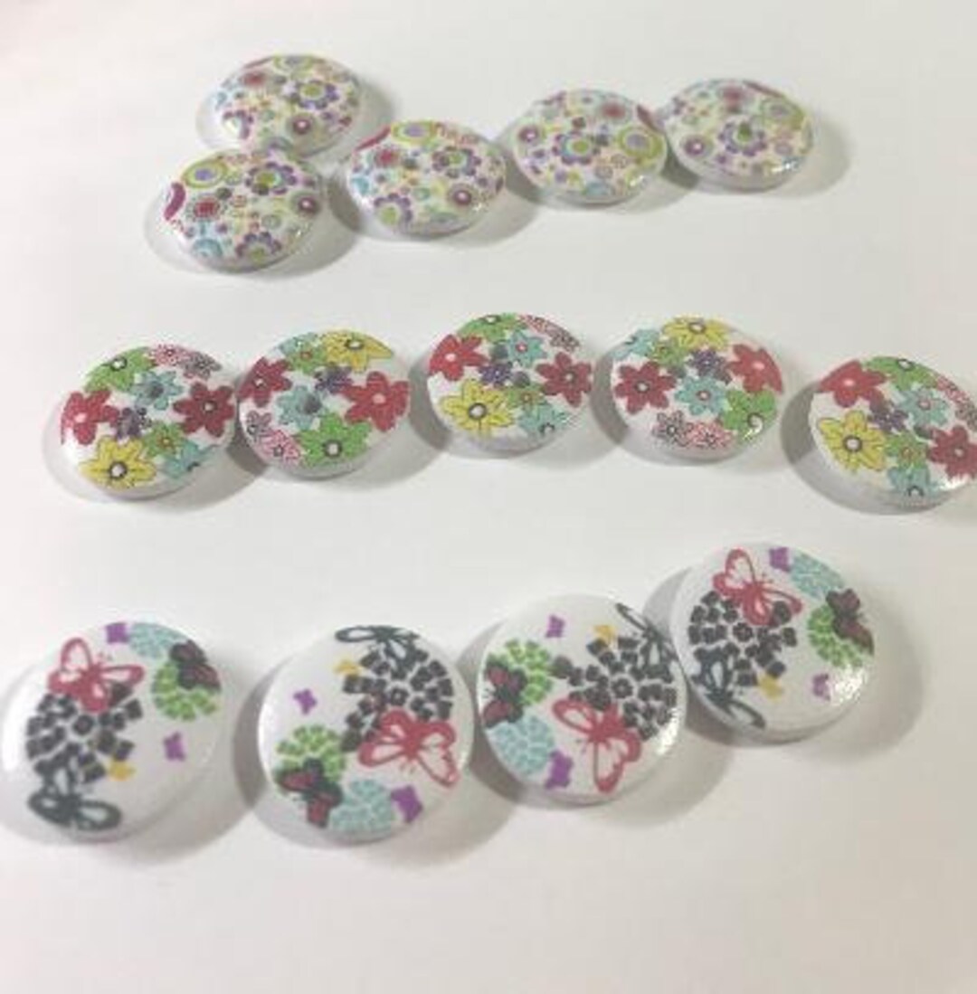 木製花形ボタン2個セット Amazon | 【ノーブランド品】100pcs 縫製 手芸 20mm 詰め合わせ 2穴 花