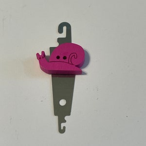 Pink Snail Needle Threaders | NEEDLE MINDER | Cross Stitching | Cross Stitch | Embroidery | Hand Embroidery | Needlepoint | Sewing |