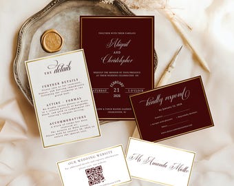 Könnte beinhalten: Ein Hochzeitspapeterie-Set bestehend aus dunkelroten und cremefarbenen Karten mit Goldfolienrändern. Das Set enthält eine Einladung, eine Detailkarte, eine Antwortkarte, eine Website-Karte mit QR-Code und eine Namenskarte mit Wachssiegel.