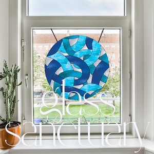 Loop Abstract Stained Glass Pattern