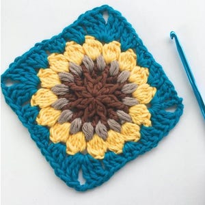Sunflower Grannie Square Crochet Patterns | Floral Blanket Square PDF | Easy Crochet Motif