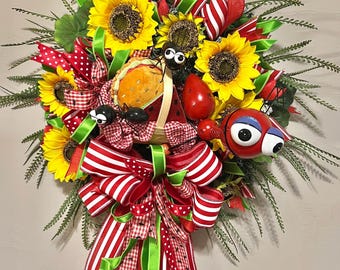 Whimsical summer picnic wreath, picnic basket wreath for front door, whimsical summertime home decor, summer fun wreath, Barbeque wreath