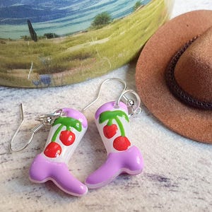 Handgefertigte Cowgirl-Stiefel-Ohrringe im Western-Stil