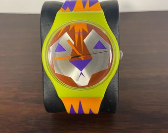 Swatch Moofasa SUOJ106 – New Gent 41 mm Lion Design, Yellow Silicone Strap, Swiss Quartz, Unisex, New Battery