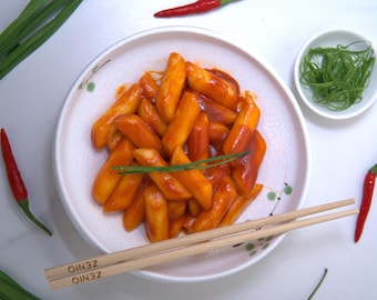 Tteokbokki Box – Koreanska risdumplings i kryddig Gochujangsås | Koreanskt gatumatskit