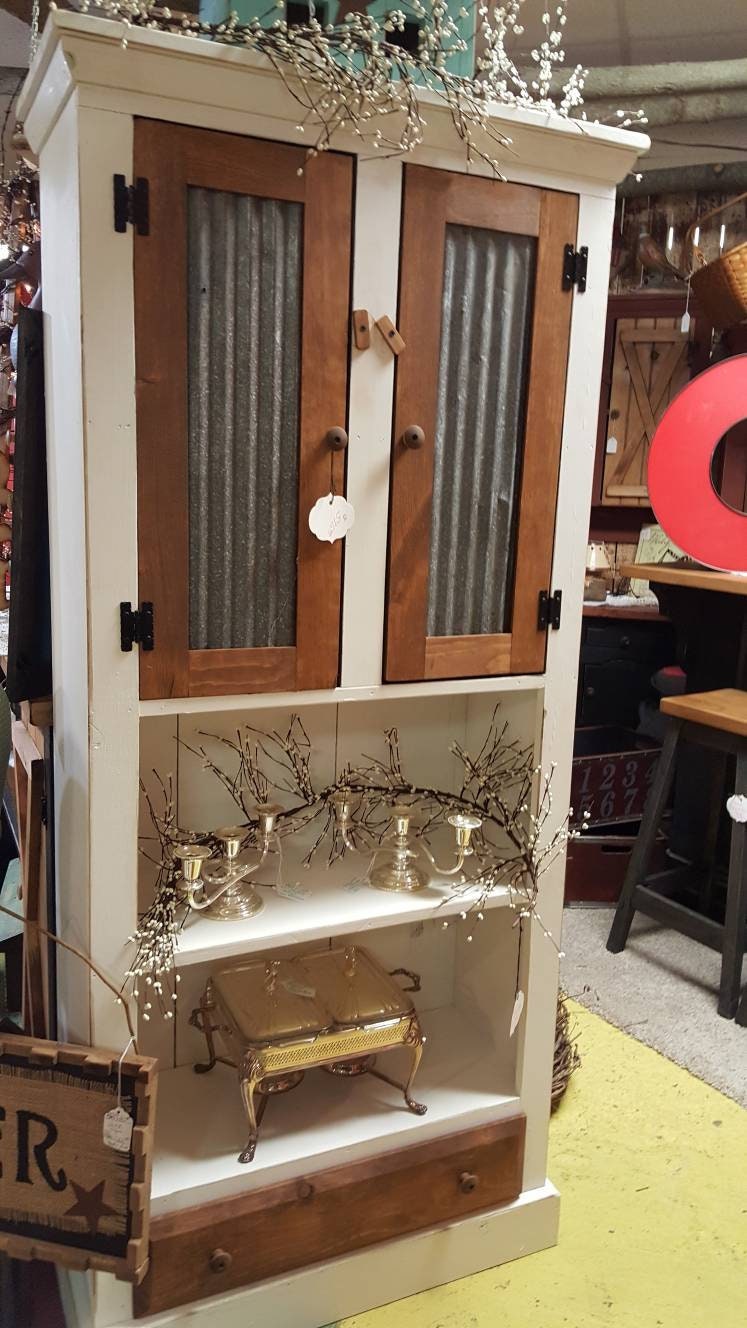 Muebles rústicos de gabinete saliquín de puerta de granero | Etsy