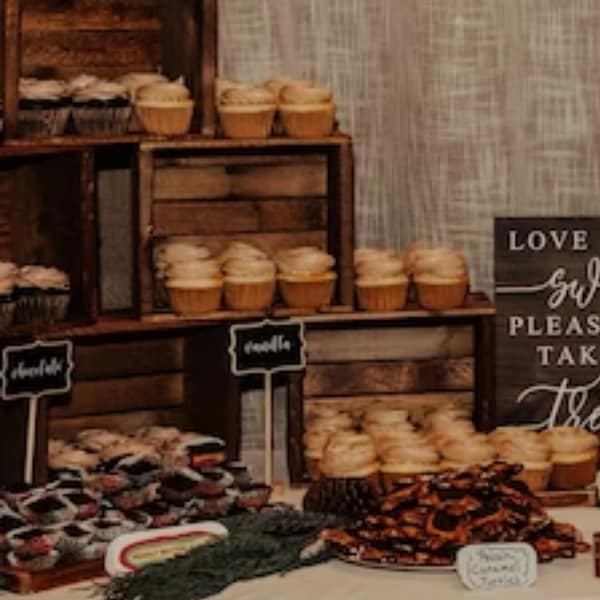 Rustieke houten kisten: standaard voor bruiloftscupcakes (8 x 8)