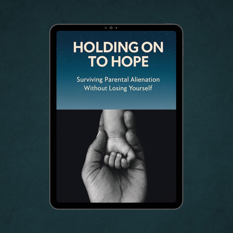 Aferrándose a la esperanza: Guía para la alienación parental, estrategias de afrontamiento, sanación familiar y reconexión con su hijo (libro electrónico en PDF) imagen 1