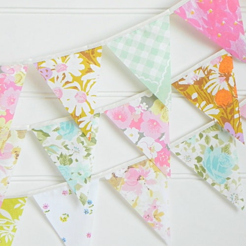 Vintage Bed Sheet Fabric Bunting Garland – Handmade Mini Banner Using Upcycled Floral Sheets in Soft Pastels for Nurseries & Baby Showers