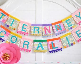Gepersonaliseerde stofnaambanner voor kinderkamer of kinderkamer, handgemaakte vilten briefbanner, aangepaste naam muurdecoratie aandenken