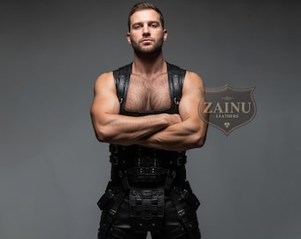 Schwarze Lederweste für Herren mit Schnallen - Maßgefertigte Bikerweste aus echtem Leder für muskulösen Körperbau | Gothic Steampunk Festival Outfit