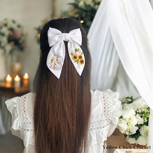パーソナライズされたカスタム文字のヘアリボン、ヘアタイ、バレッタまたはクリップ、手刺繍のリボン、花嫁介添人へのギフト、女の子、子供、赤ちゃん用のリボン、花嫁のリボン