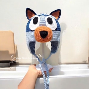 Gorro de crochet Bluey hecho a mano: gorro con personaje de dibujos animados para niños y adultos. Regalo de gorro de animalito. Gorro único.