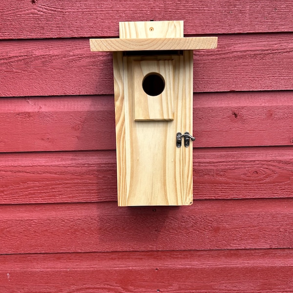 Bluebird Nesting Box ( Front Door)