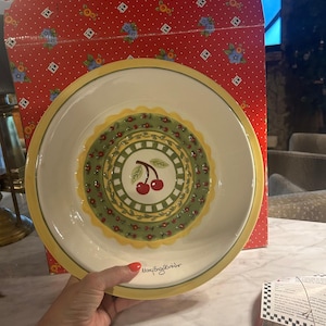 Vintage NIB  Enesco Mary Engelbreit Cherry Pie Plate 1998 Original Box & Tag