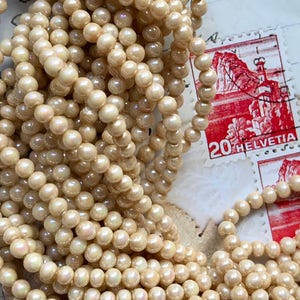 100 Antique Glass Seed Beads, Victorian Beads, Renaissance, Miriam Haskell Beads 3mm, vintagerosefindings, Lariat beads, CHAMPAGNE