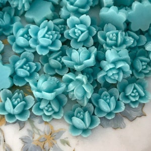 Vintage lucite roses, 8pcs, 11mm