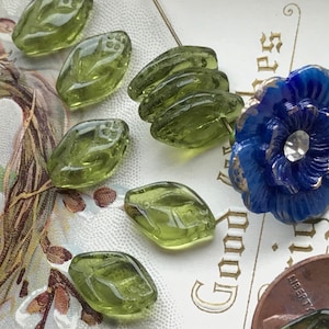 Czech glass leaves, Green Leaves, Vintage Leaf Beads Leaves Czech Mint green leaves
