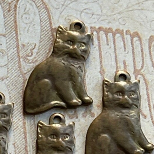 Cat Charms, Brass, Banana Bob, 2pcs, 3/4" long