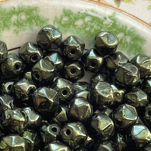 Metallic Green Beads, Glass, VINTAGE, 20pcs, 6mm