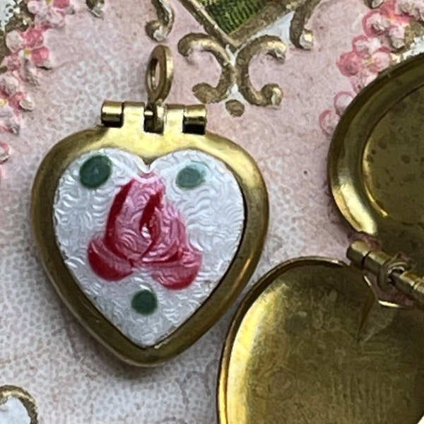 Vintage Heart Locket, enameled locket, rose locket, Pendant Floral