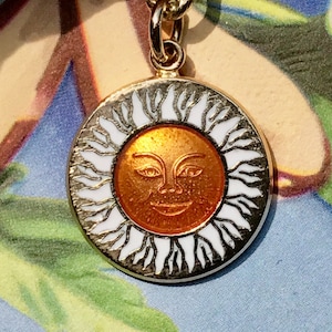 Pulsera con dije de sol, estilo vintage, firmada por Emmons, pulsera esmaltada de sol, pulsera minimalista, pulsera esmaltada para niña