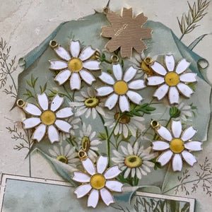 Sarah Coventry Daisy Charms, 4pcs, NOT PERFECT image 5