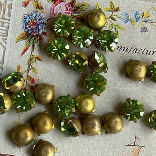 vintage Swarovski Strass Péridot Prong Pronged Setting Lot Beautiful 5mm, vintagerosefindings #284