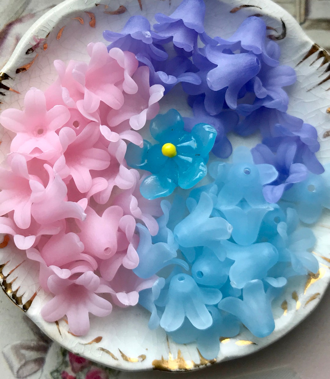 ヴィンテージ ルーサイト フラワー ビーズ、シャビー シック、6 個