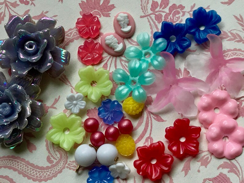 Vintage Flower Beads Rose beads Bead kit for kids Plastic | Etsy