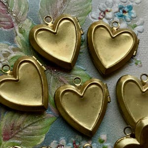 Vintage Heart Lockets, 2pcs, Vintage lockets, Valentines day lockets, Love lockets, brass lockets, Locket Settings, Blank Lockets