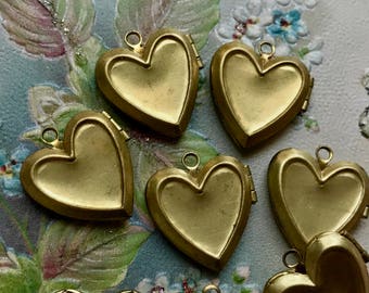 Vintage Heart Lockets, 2pcs, Vintage lockets, Valentines day lockets, Love lockets, brass lockets, Locket Settings, Blank Lockets