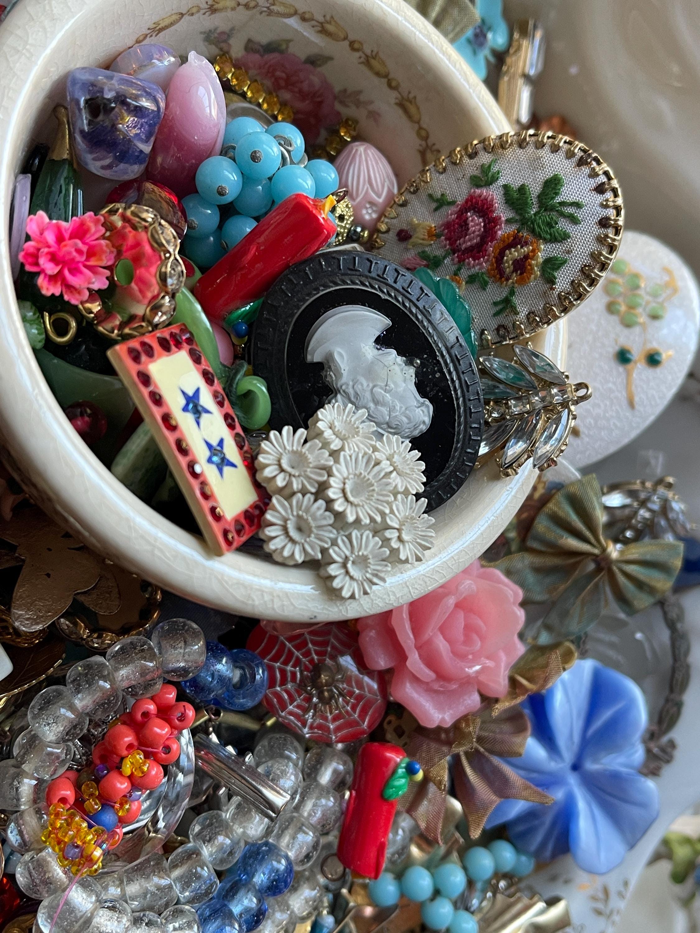 CCV, grossiste en bijouterie fantaisie, bijoux vintage et création