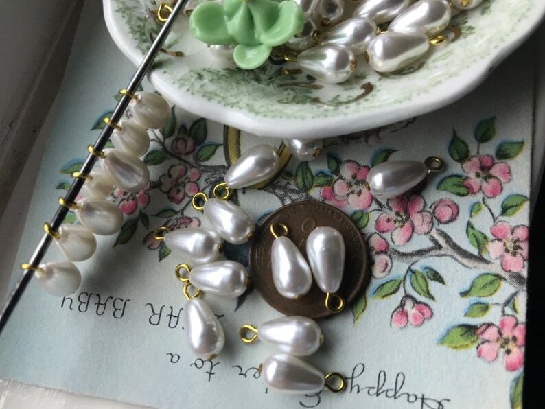 12 Vintage Pearl Drops Charms Shabby Chic Charms Beads Etsy