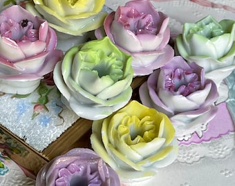 Vintage Capodimonte Flowers, Porcelain flowers, vintage ceramic flowers, flower beads, made in Japan