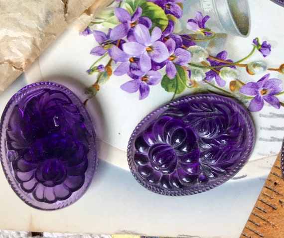 Vintage Purple Peking Cabochon, Czech glass Grape , Rose Cabochons, Pressed Glass cabochons, Oval cabochons, Violet, Vintage Supplies #B258A