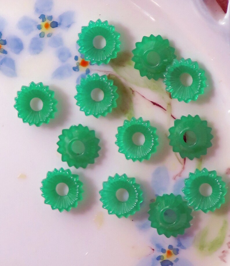 Vintage Flower Beads Green Flower Beads 10mm Floral Beads Etsy