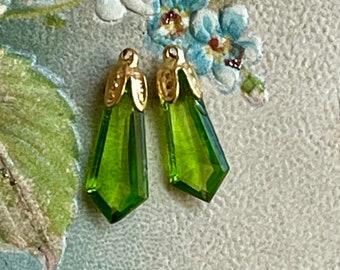 Vintage Glass Drops,peridot drops,filigree charms, Pendant drops,Glass Drop Bead Pendalogue Peridot NOS Charms