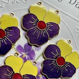 Sarah Coventry Pansy Pendants, Sarah Coventry necklace, Pansy necklace, Pansy pendant, Vintage Pansies, Enameled Pansy, Enameled pansies